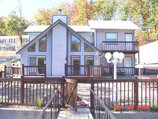 Glenita Lago is offered by Portside Vacation Properties, LLC. Lake of the Ozarks Lodging, Lake of the Ozarks Cabins, Lake of the Ozarks Vacation Rentals, Lake of the Ozarks Property Management